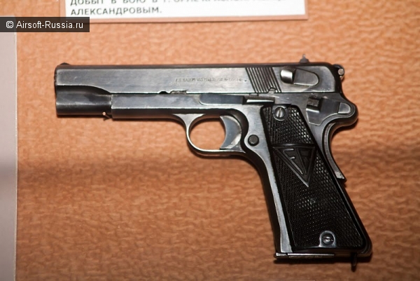 Польский "Вис" по мотивам Кольта М1911 Польский "Вис" по мотивам Кольта М1911