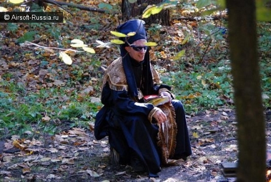 священник, он же мастер мертвяка священник, он же мастер мертвяка