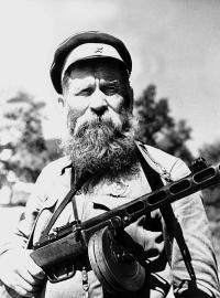 притизан с автоматом ППШ 41 PPSH 41 притизан с автоматом ППШ 41 PPSH 41