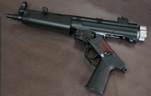 разделение ствольной коробки AEG ICS MX5-p (HK MP-5) разделение ствольной коробки AEG ICS MX5-p (HK MP-5)