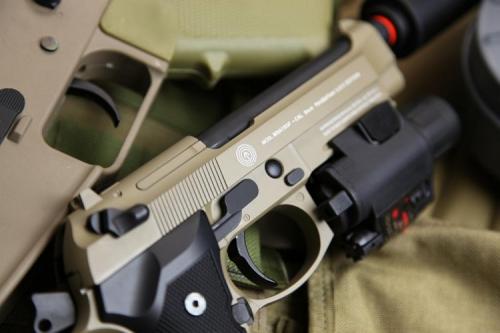 beretta M9a1 GBB от SOCOM Gear с тактическим фонарем beretta M9a1 GBB от SOCOM Gear с тактическим фонарем